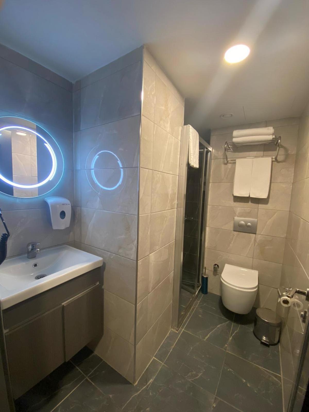 Otel The Gate Kadikoey Downtown 4*